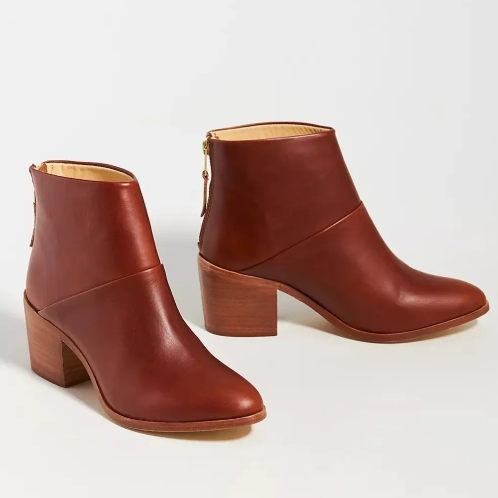 Nisolo Dari Leather Heeled Boots Brandy with Gold Zipper